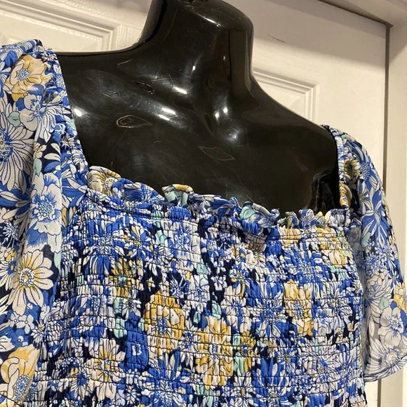 NWOT - ASTR THE LABEL January Floral-Print Flutter Sleeve Crop Top - Sz L - Picture 12 of 16